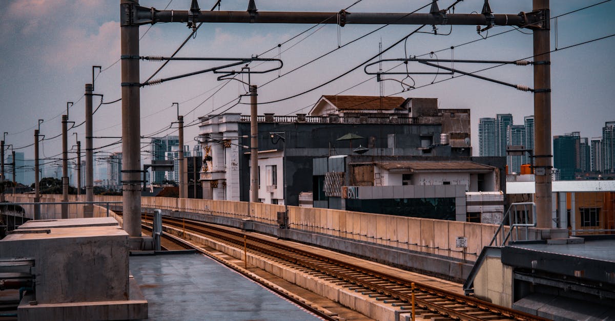 حادثة تصادم قطارين في إندونيسيا