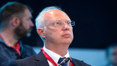 الاتحاد الأوروبي يفرض عقوبات على الصين ودميترييف يرد