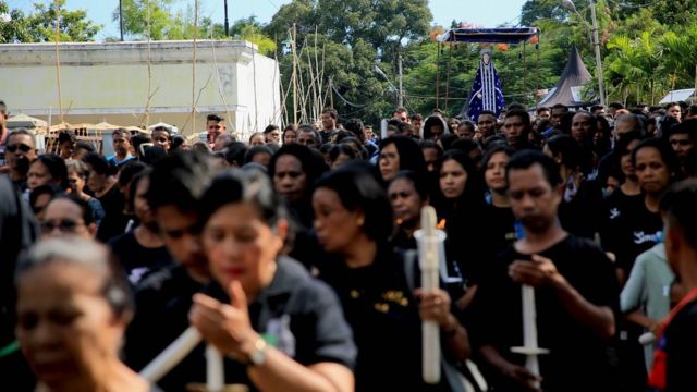 احتفالات Semana Santa في لارانتيكا: تقاليد فريدة وثقافة غنية