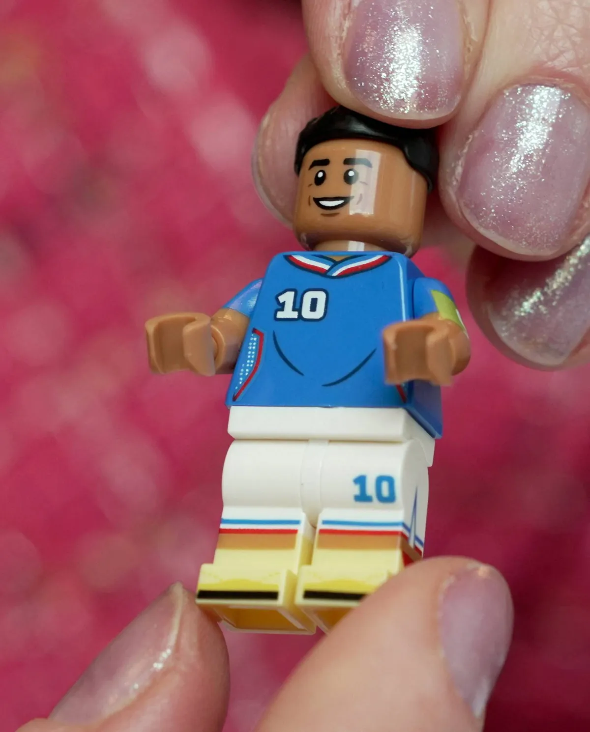 حملة ليغو الإعلانية لكأس العالم 2026 بمشاركة نجوم الكرة