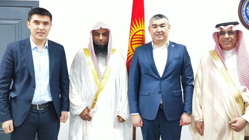 استقبال نائب أمير المدينة لرئيس الشؤون الدينية بالمسجدين