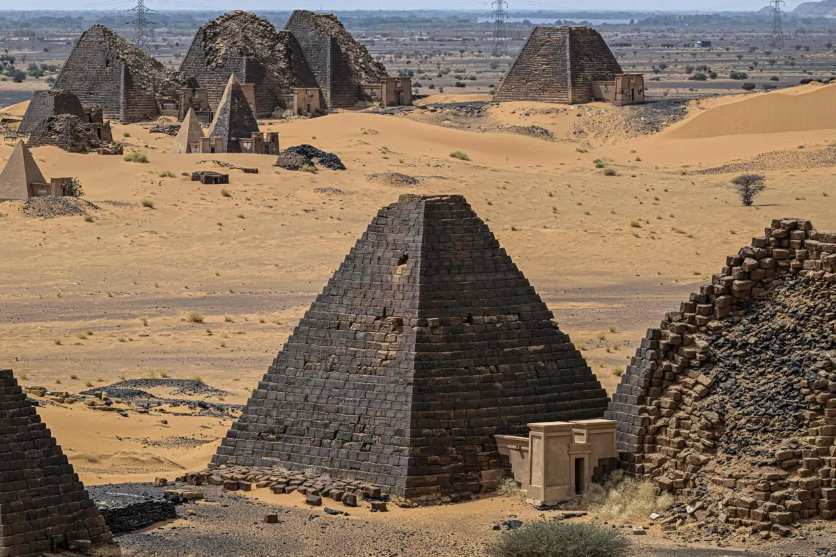 أهرامات مروي: صمود تاريخي في وجه الخراب السوداني