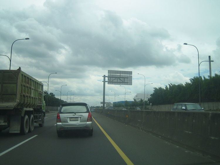 تحسين حركة المرور على طريق جاكرتا-سيكامبيك