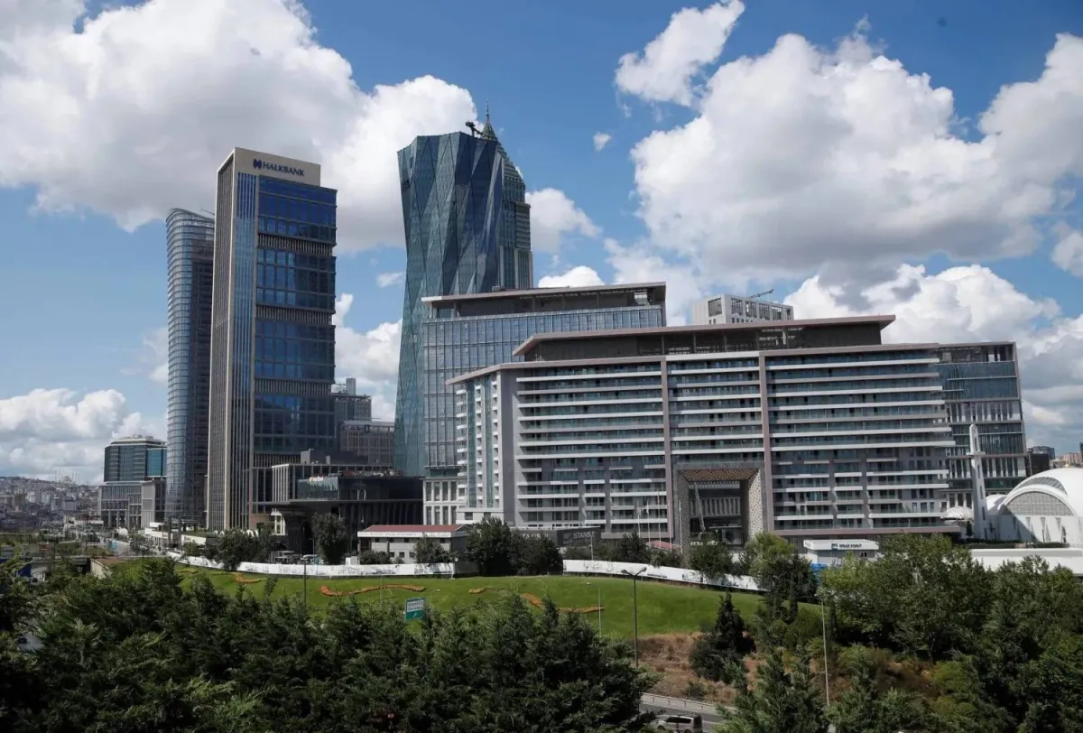 حرب إيران تدفع شركات الخليج لنقل أعمالها إلى إسطنبول