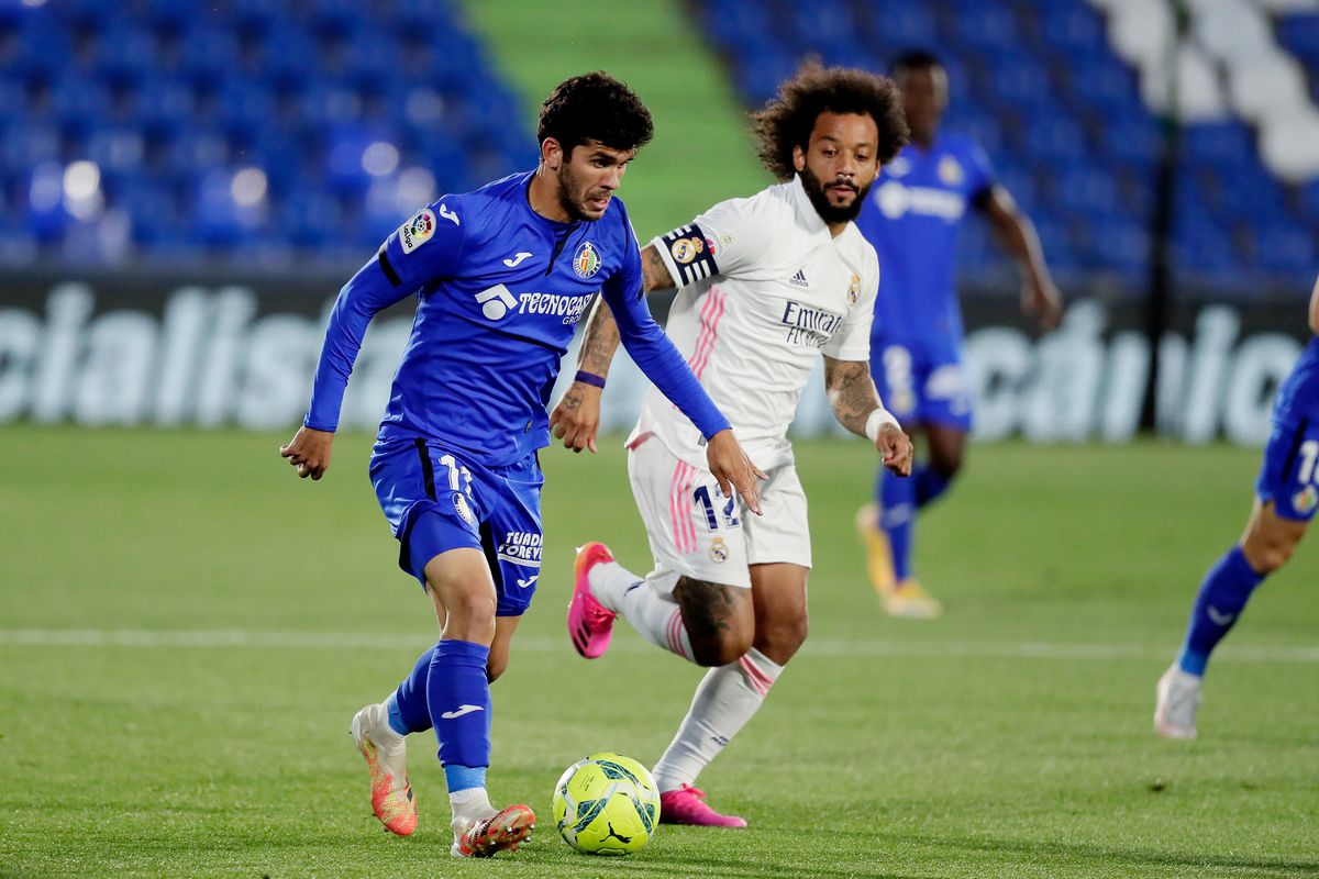 برشلونة يقترب من حسم لقب الدوري الإسباني