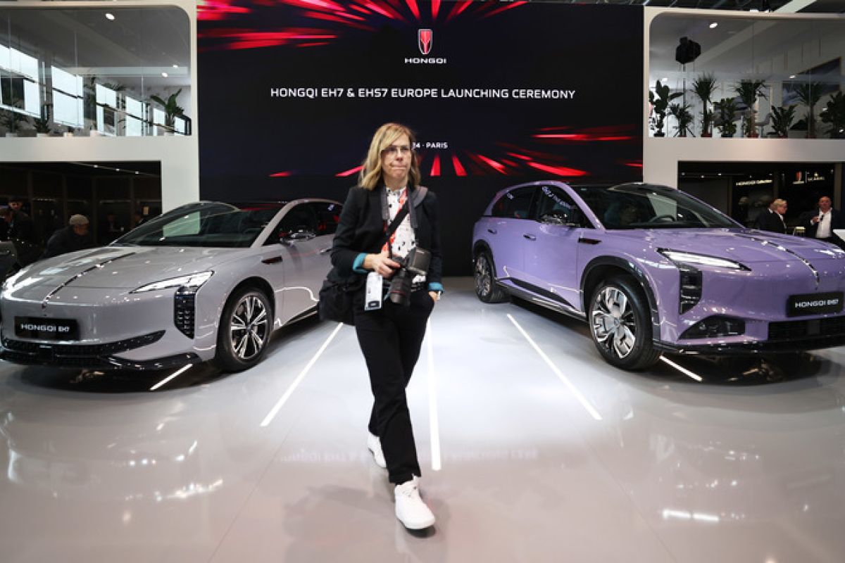 هونغتشي تطلق رحلة جديدة في طريق الحرير