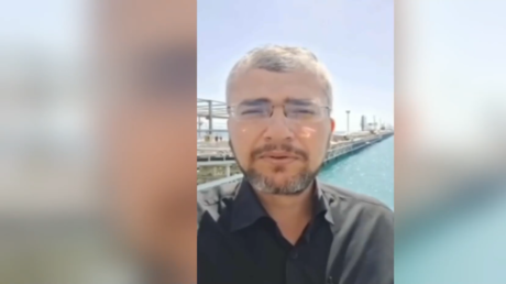 Avertir les Américains lors de la visite de l'île de Khark