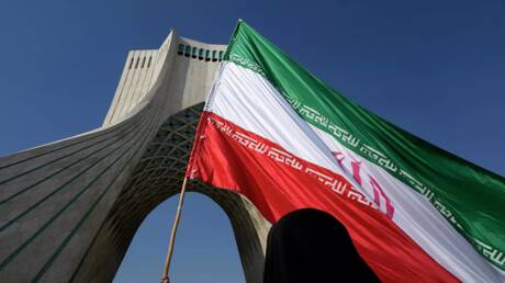 إجلاء موظفين روس من محطة بوشهر النووية الإيرانية