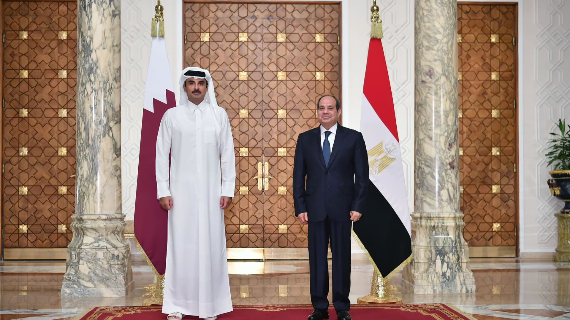Qatar's Emir Engages with Iraq, Indonesia, and Pakistan Leaders