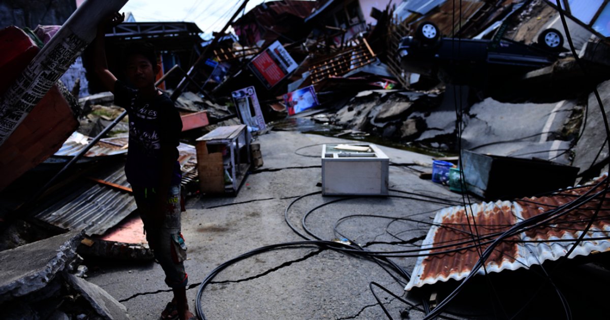 Erdbeben Indonesien 7.6 Grad und Tsunami-Warnungen