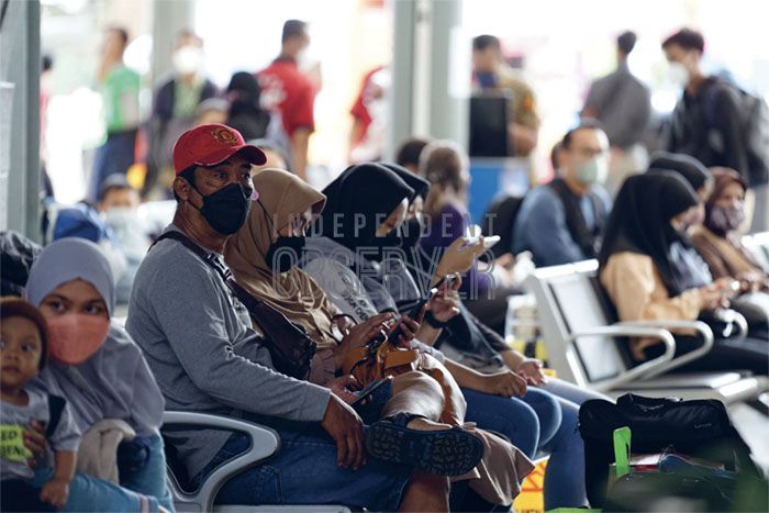 Increased Train Passenger Traffic in Indonesia