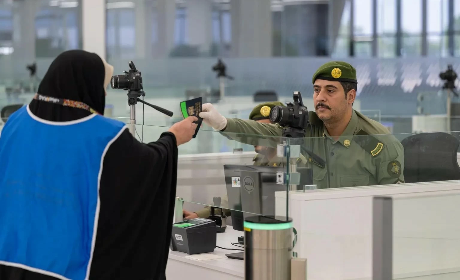 تدفق الحجاج عبر منفذ جديدة عرعر من العراق