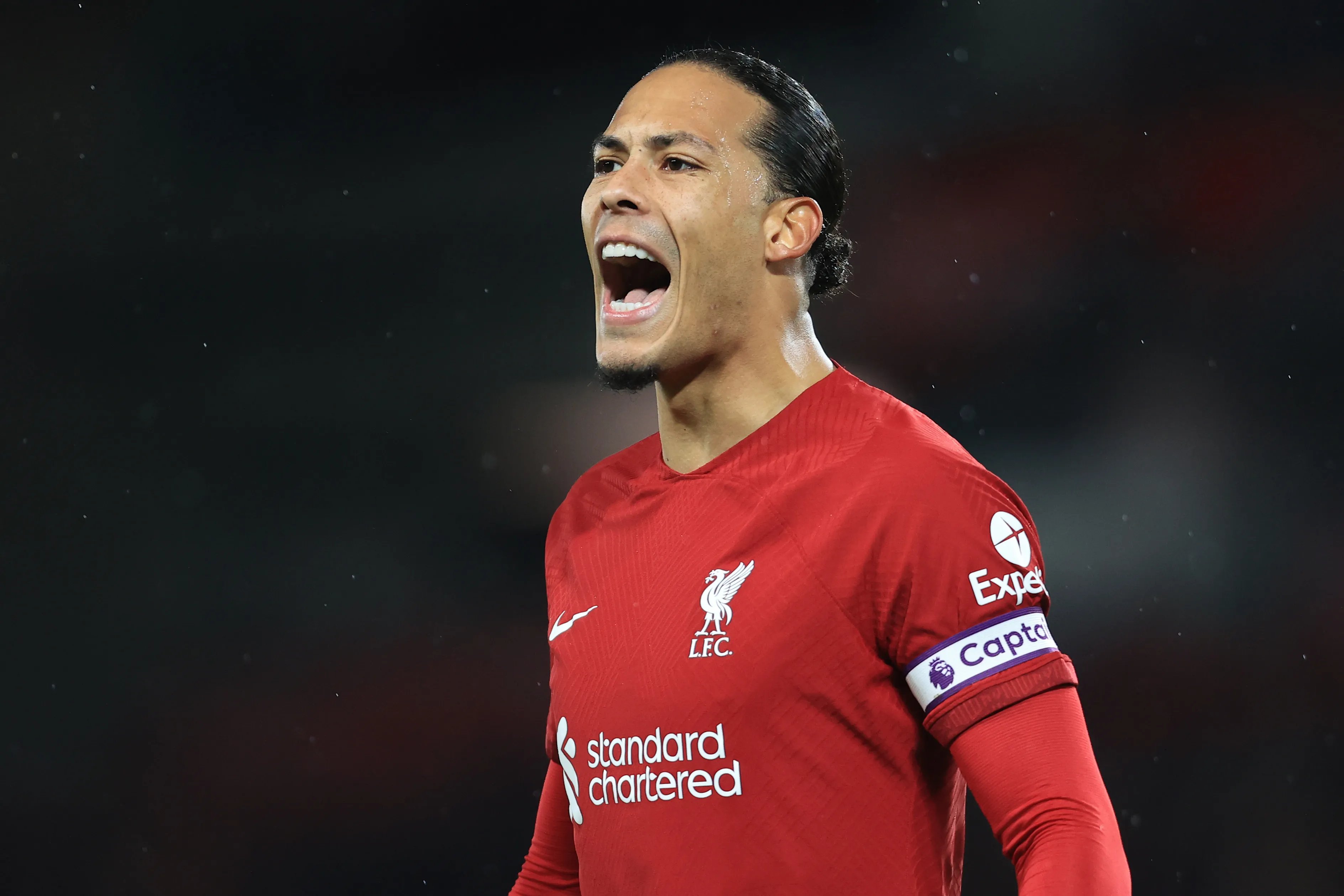 Van Dijk déçu après la défaite de Liverpool contre City