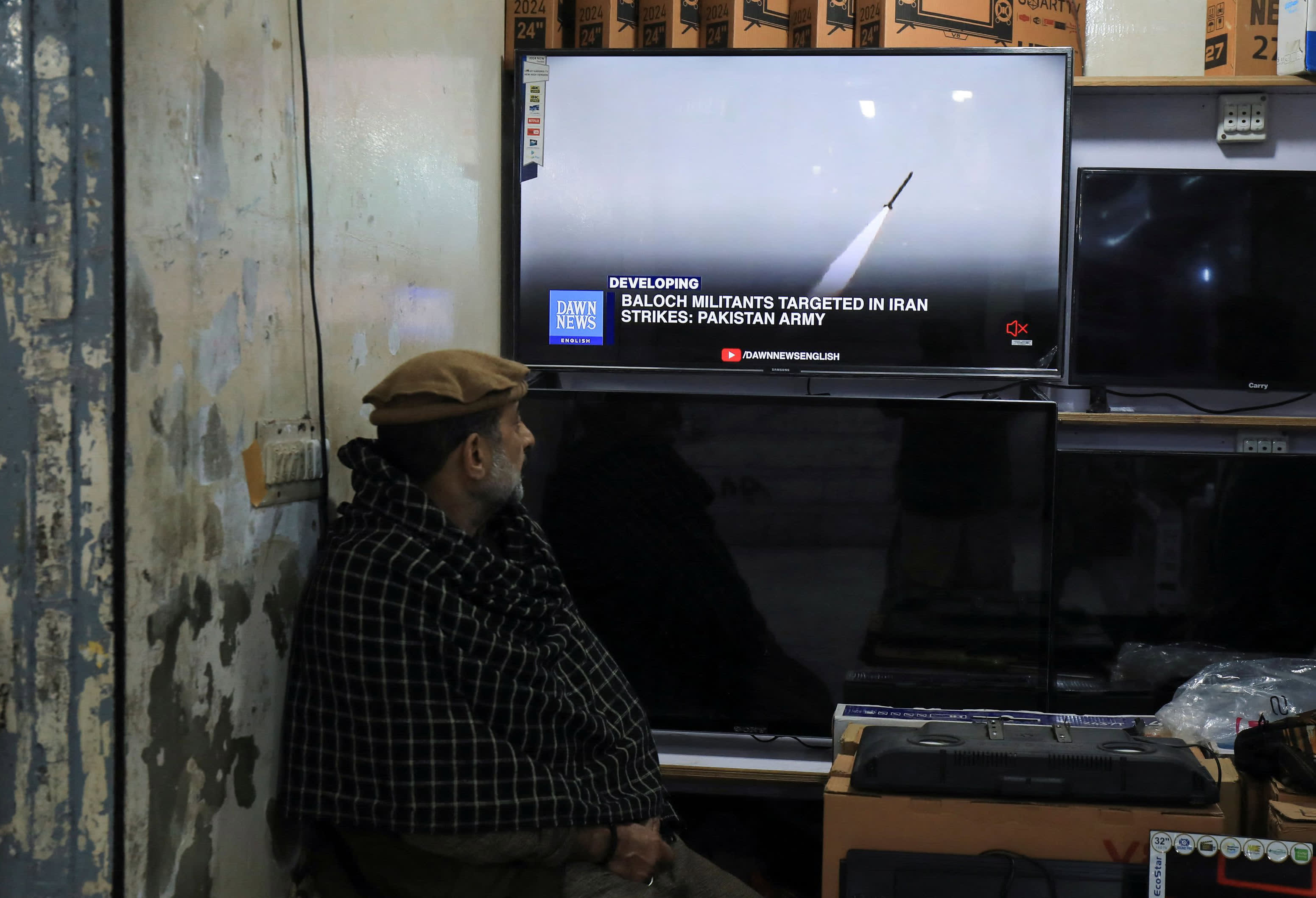 إيران تدرس مقترح باكستان لتعزيز التعاون