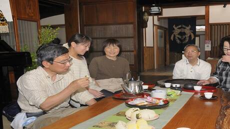 تجنب تناول الطعام بسرعة لتحسين الصحة العامة