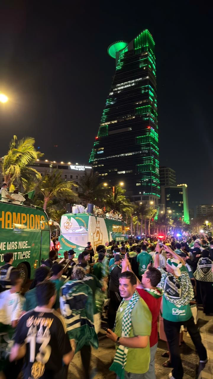 احتفالات الأهلي بعد التتويج بلقب دوري أبطال آسيا