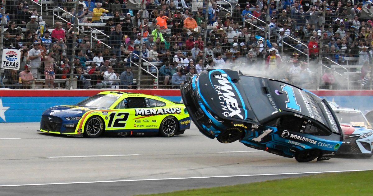 تصادم جماعي في سباق ناسكار بالولايات المتحدة