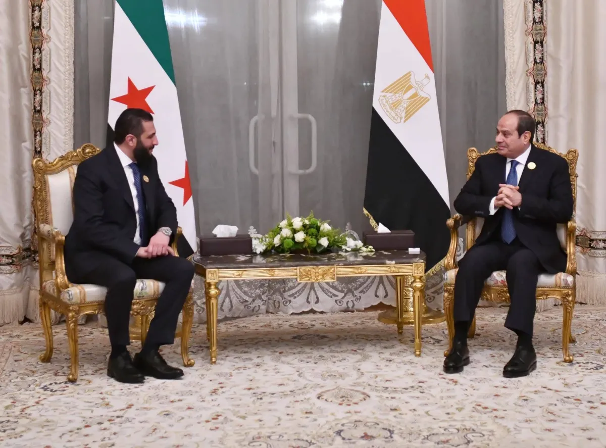 حديث ودي بين السيسي والشرع يعيد العلاقات المصرية السورية