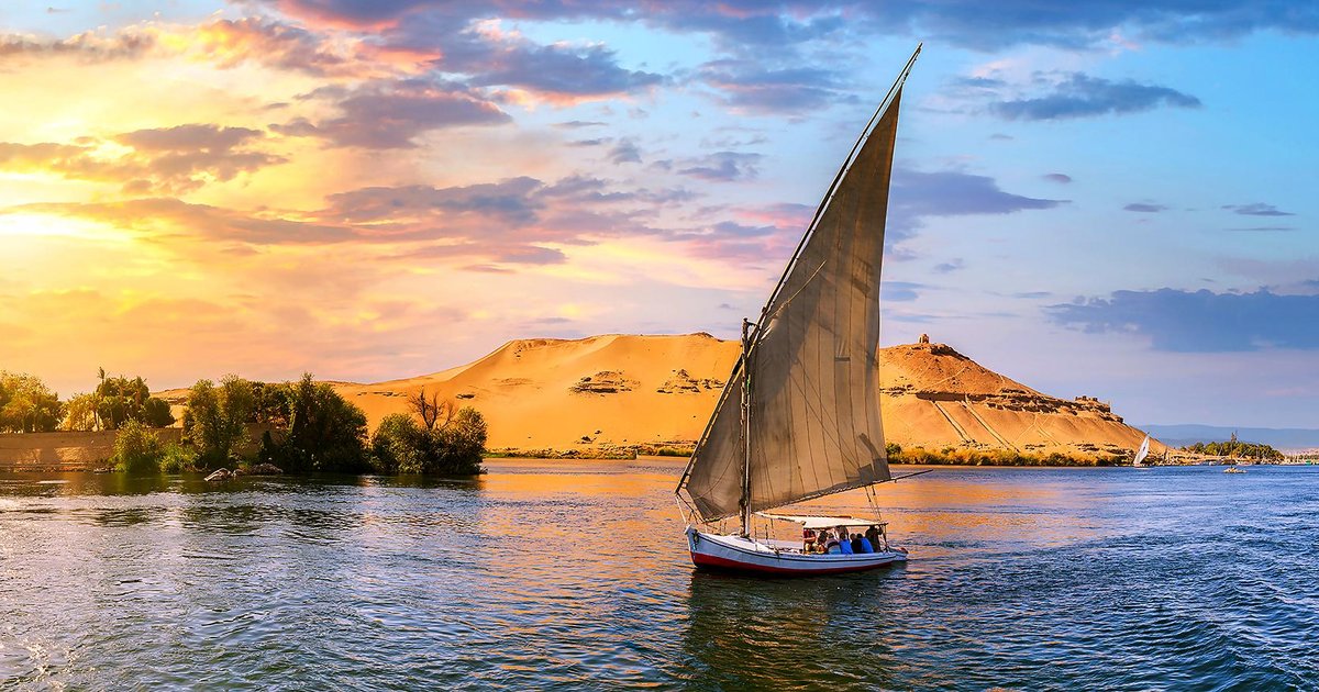 توحيد لافتات المحال التجارية في أسوان