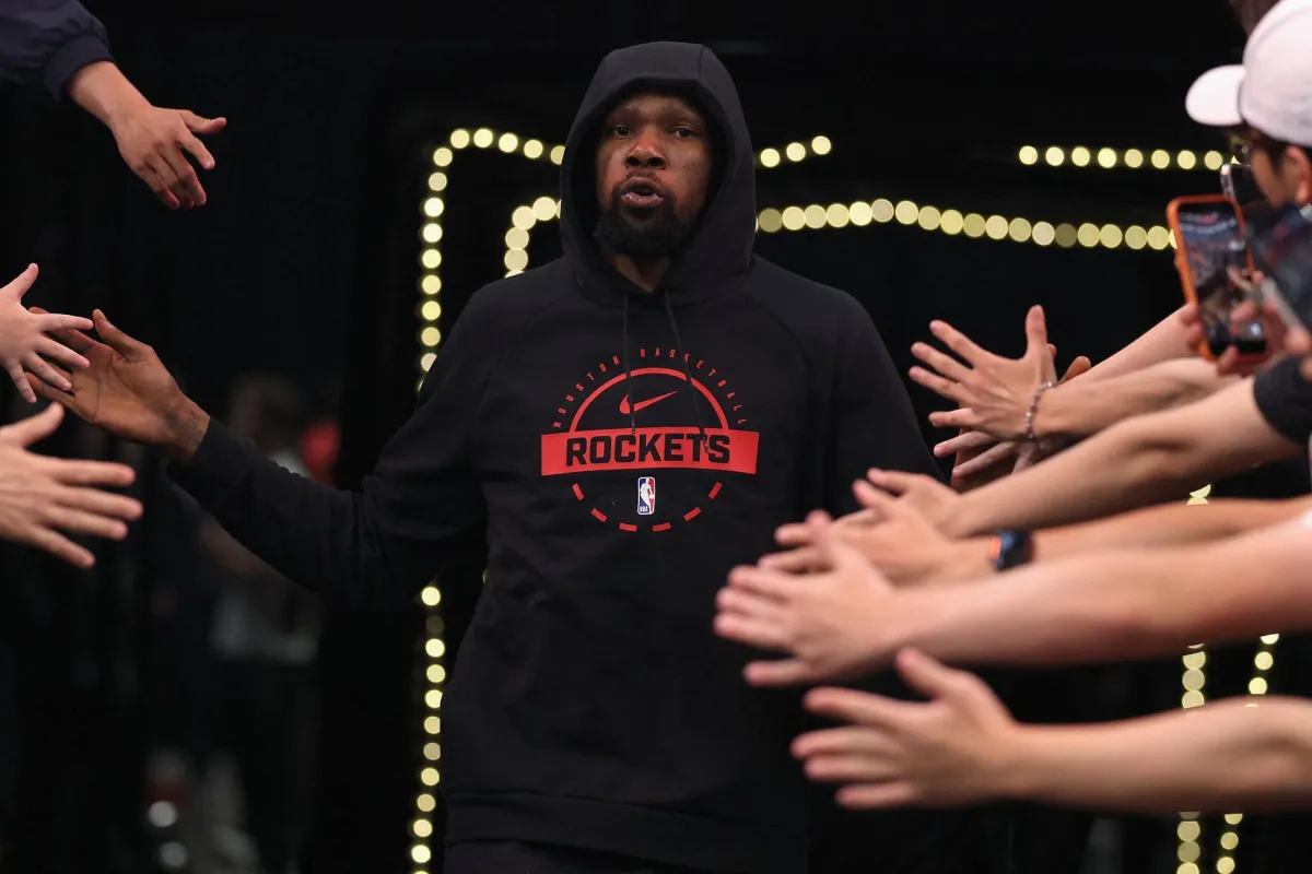 فوز هيوستن روكتس على فينيكس صنز في دوري السلة الأميركي