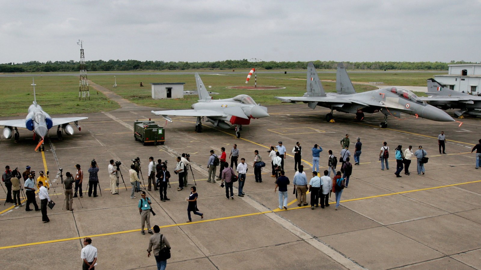زيادة مبيعات الطائرات المقاتلة الصينية بعد النزاع الهندي الباكستاني