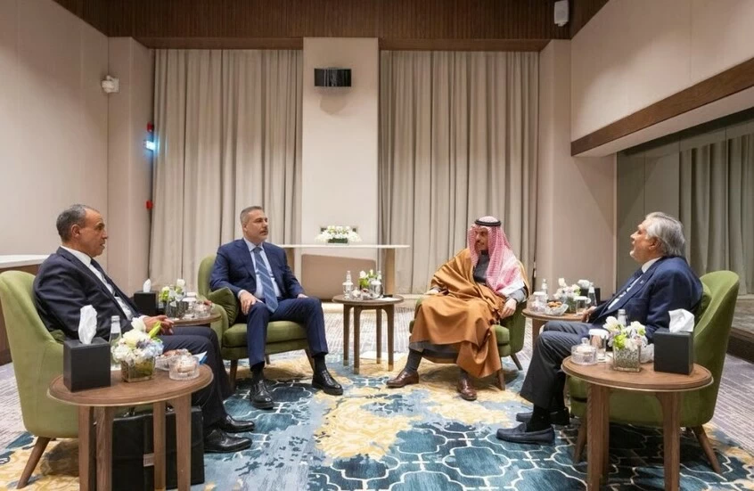 Pertemuan Empat Pihak di Pakistan Redakan Ketegangan Timur Tengah