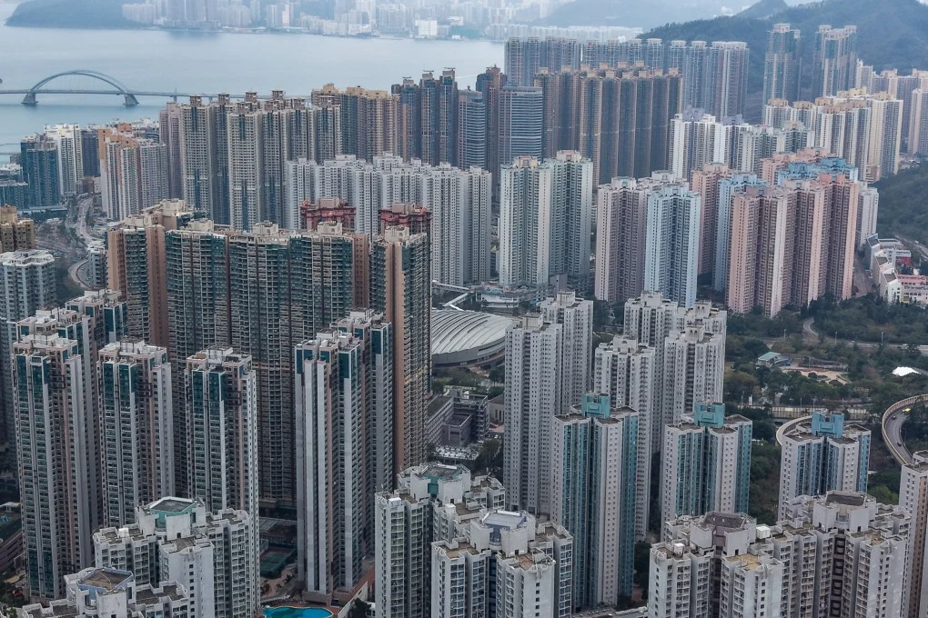 Käufer in Hongkong eilen zu neuen Wohnungen trotz Spannungen