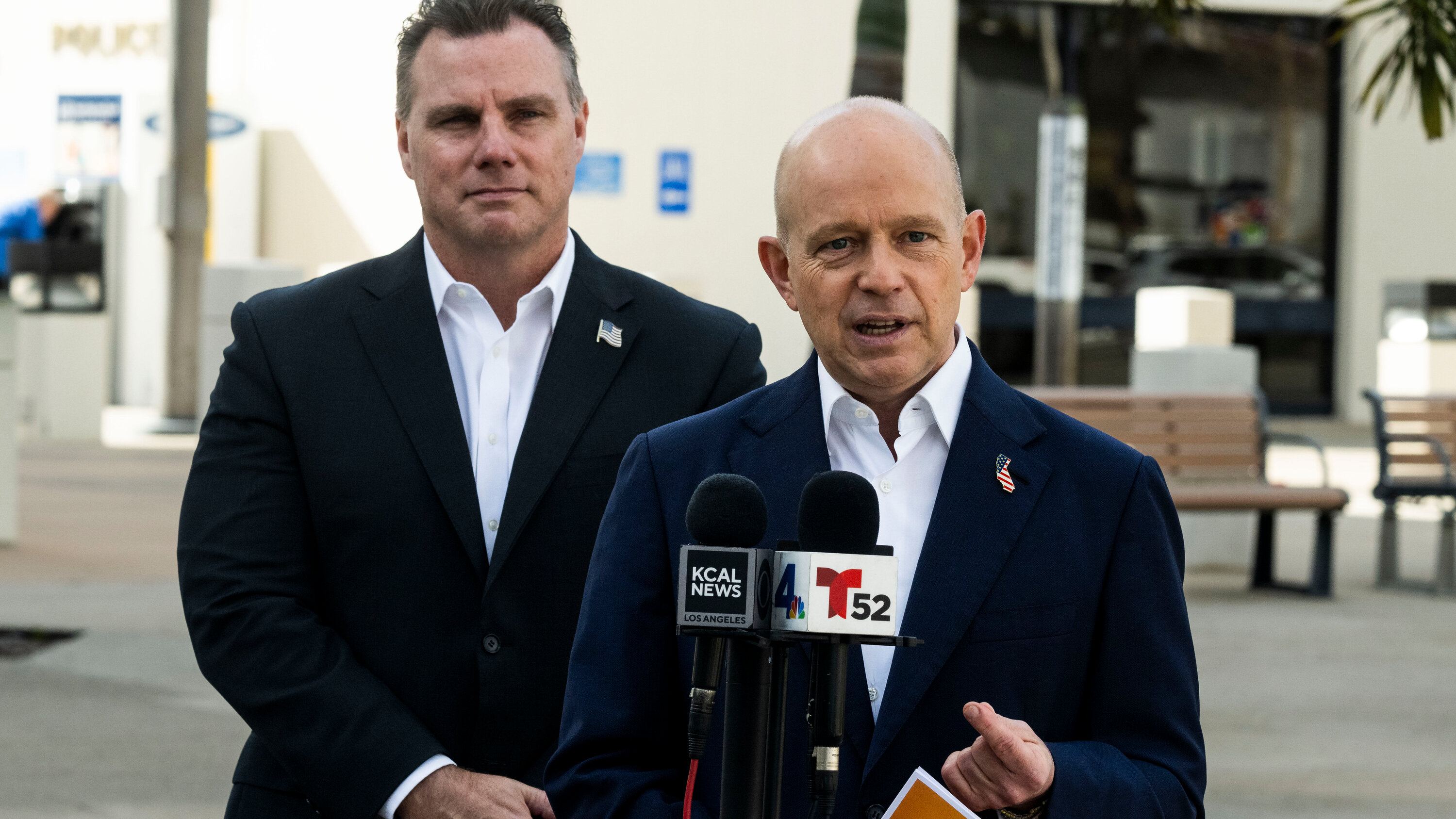 ترامب يدعم هيلتون في سباق حاكم كاليفورنيا