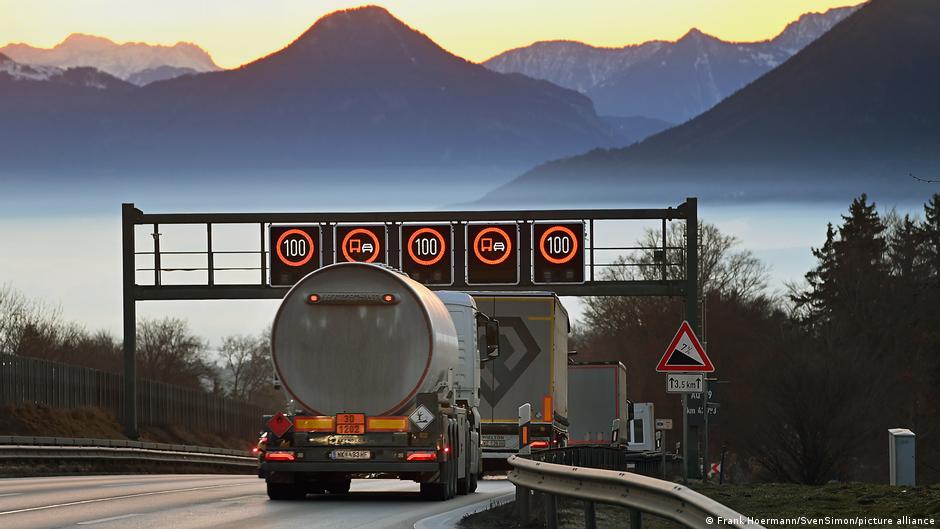 Allemagne propose limitation de vitesse face à la hausse du carburant
