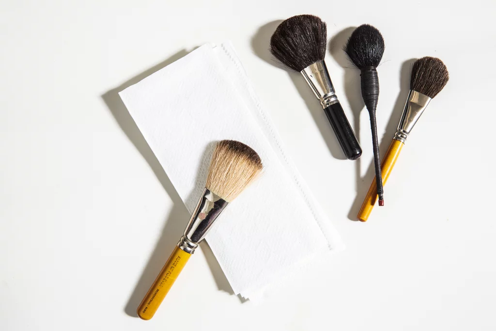 Effective Steps to Clean Makeup Brushes for Skin Health