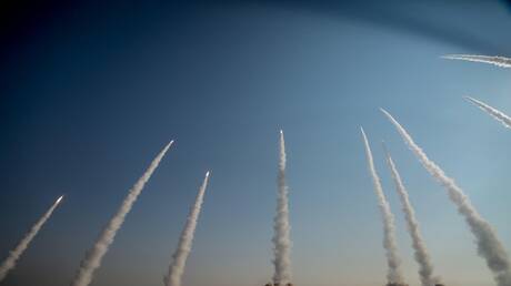 إيران تستخدم منصات إطلاق ثنائية في عملياتها الصاروخية