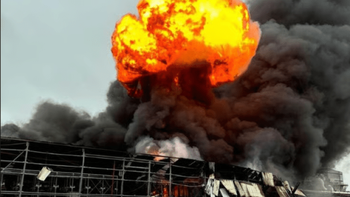 صاروخ إيراني يدمر مجمعاً صناعياً في النقب