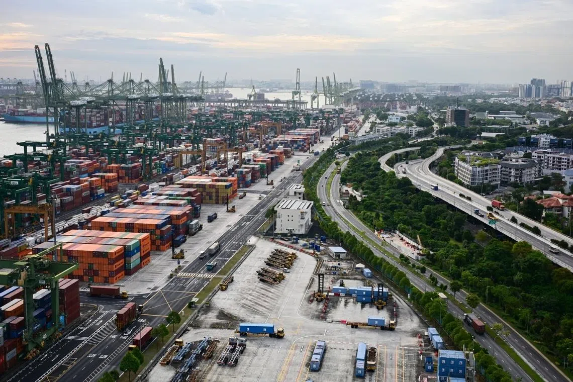 سنغافورة تواجه تباطؤ النمو وارتفاع التضخم بسبب النزاع