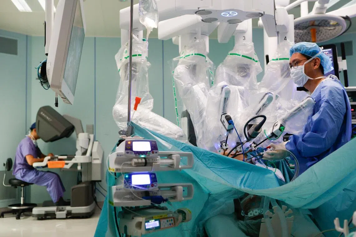 تخفيض أقساط التأمين الصحي في سنغافورة