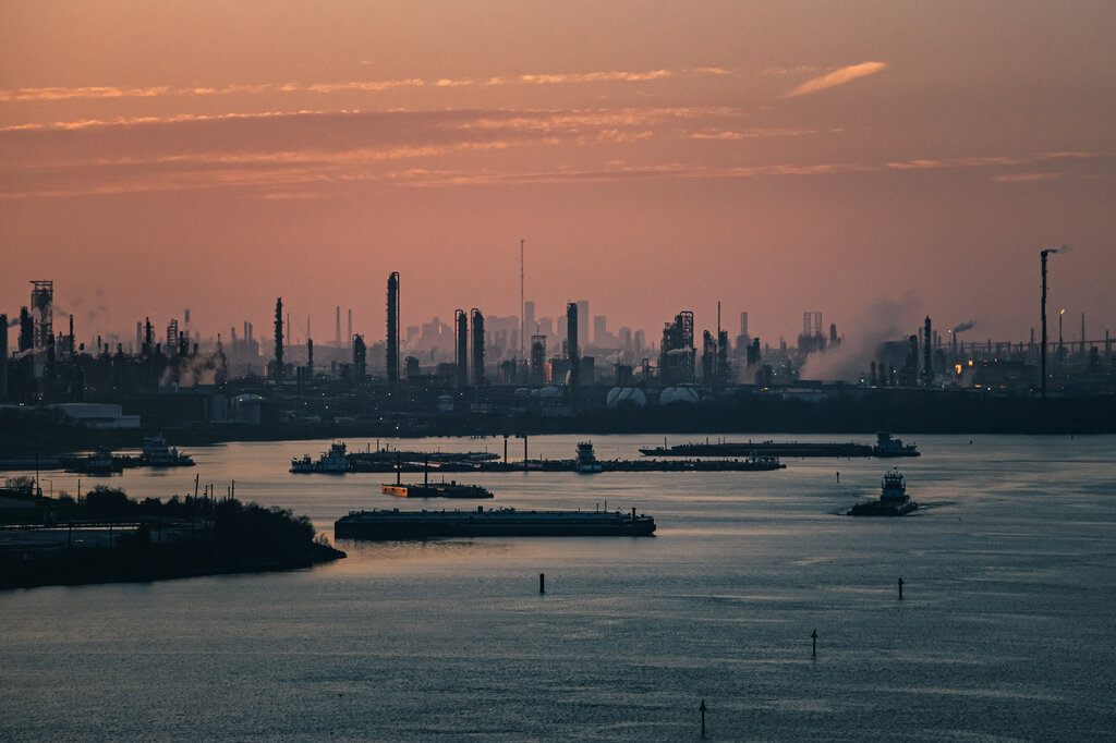 Rising Oil Prices Impact Saudi Arabia's Pricing Strategies