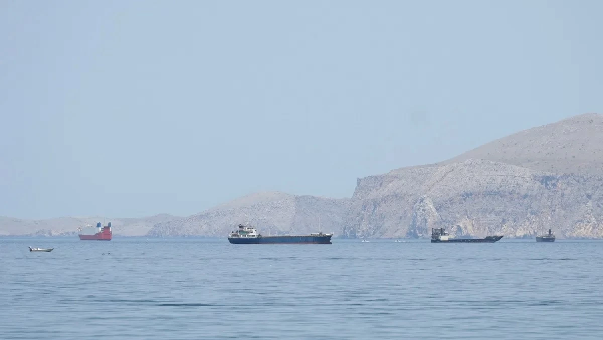 إيران تعرض إنهاء السيطرة على هرمز مقابل تخفيف الحصار