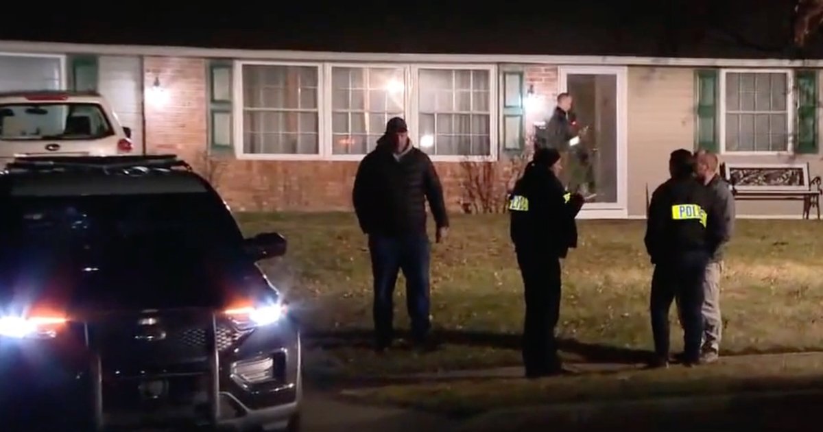 أب يقتل أطفاله الثلاثة طعناً في الكرك