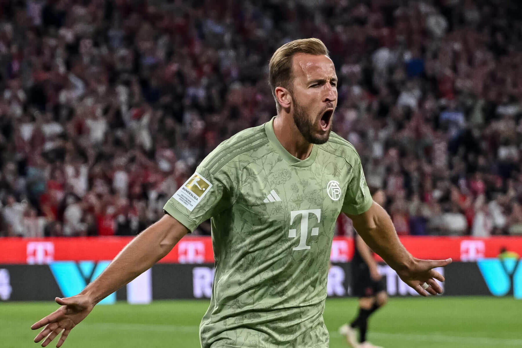 بايرن ميونيخ يجدد عقد هاري كين بعد تألقه