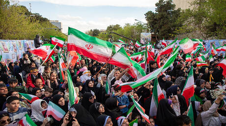 إيران وأمريكا: قبول الشروط لإنهاء النزاع