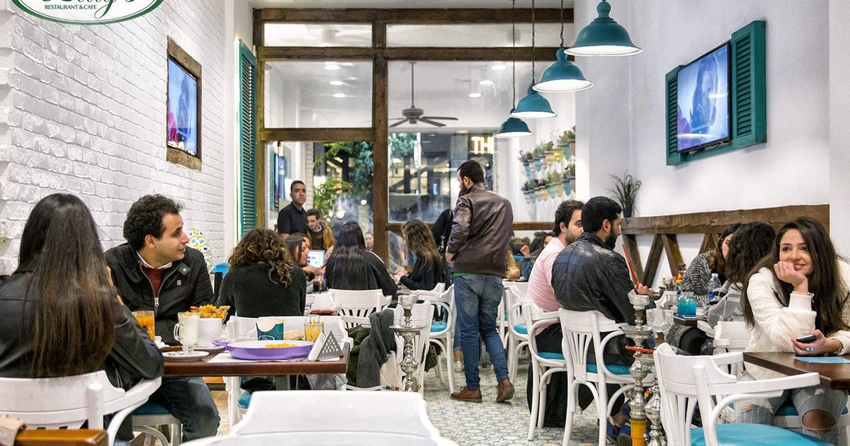 محافظة القاهرة تحظر تراخيص جديدة للمطاعم والكافيهات