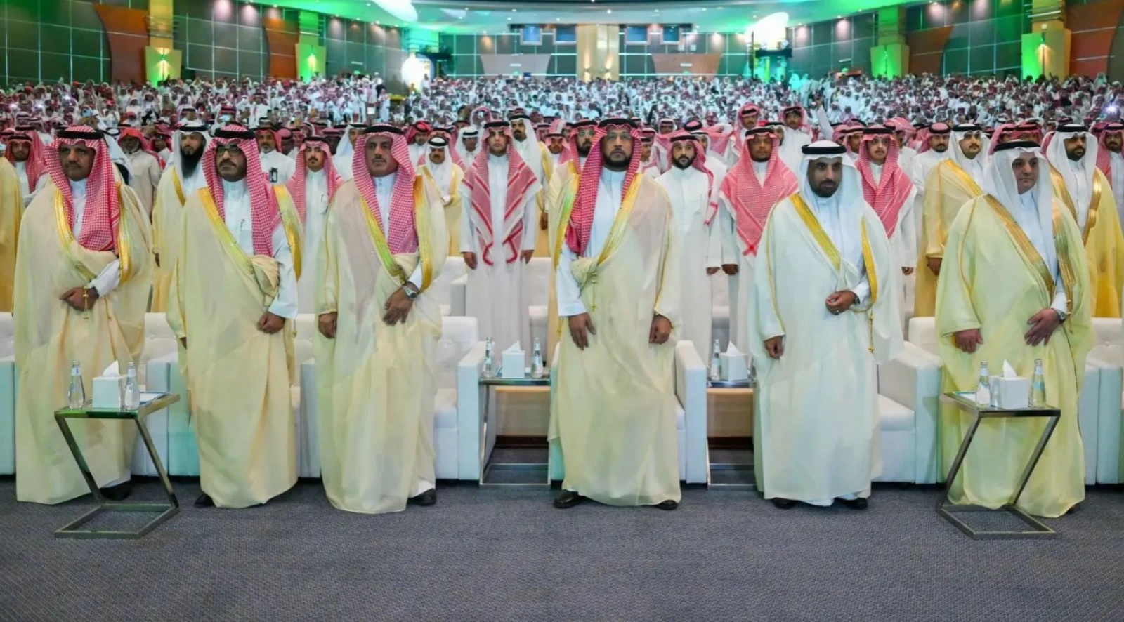 تخريج 5 آلاف متدرب في عسير تحت رعاية أمير المنطقة