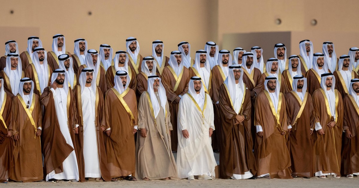 حضور خالد بن زايد ونهيان بن مبارك في أفراح الشامسي والنعيمي