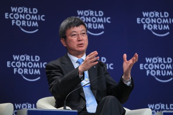 IMF warns on emerging markets and hedge funds