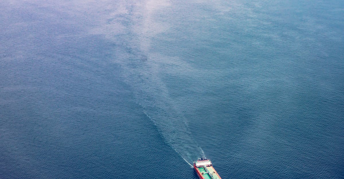 خطة أميركية إيرانية لإنهاء القتال وفتح مضيق هرمز