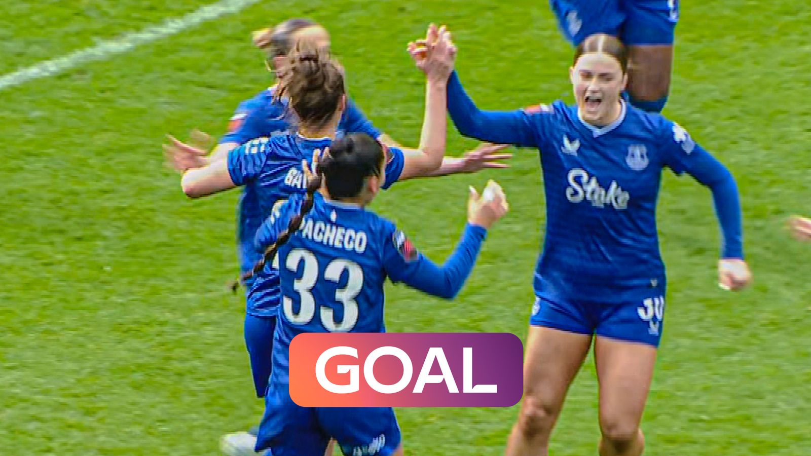 Everton verkleint achterstand tegen Liverpool met doelpunt