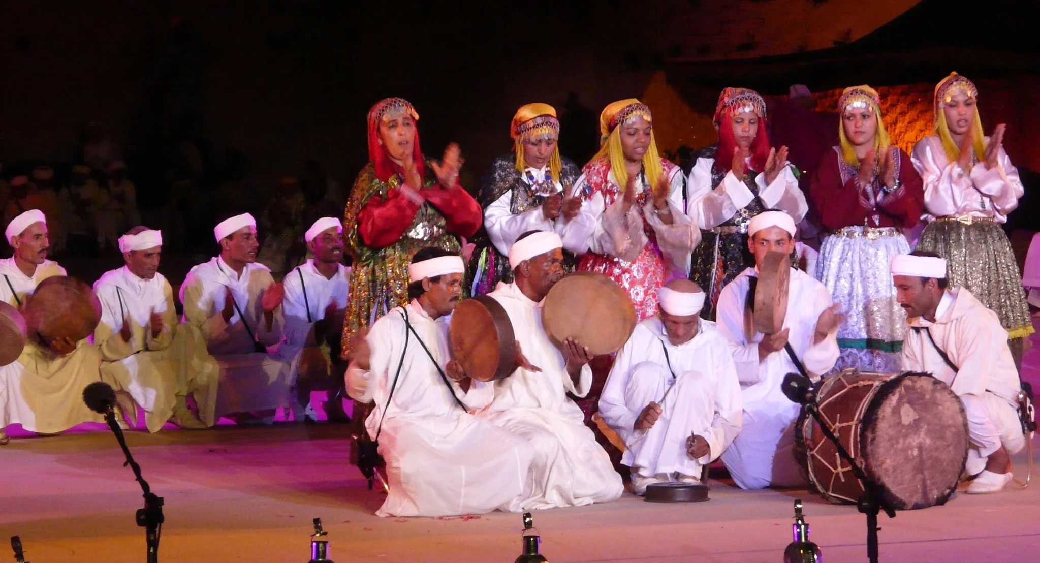 Exploitation des fonds publics dans les arts aux élections