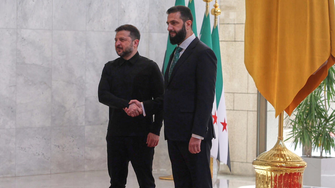 زيلينسكي والشرع يبحثان التعاون العسكري في دمشق