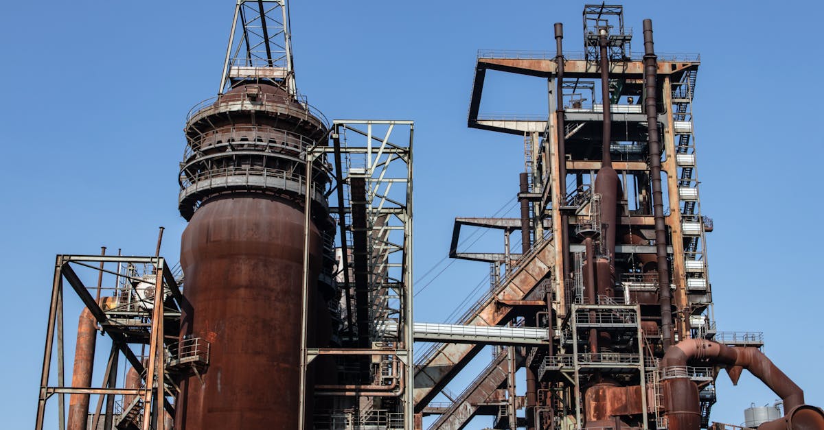 قصف إسرائيلي لمجمع بتروكيماويات في إيران