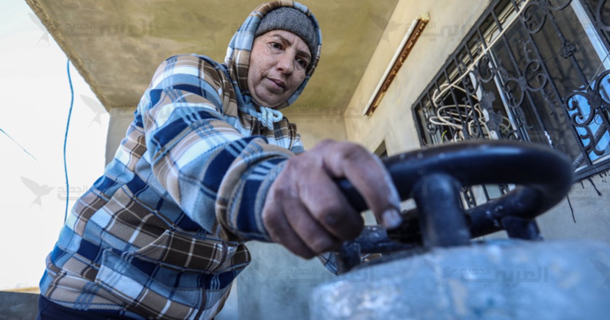 Manal Abdel Rahman : Défi des difficultés dans le nettoyage de carreaux