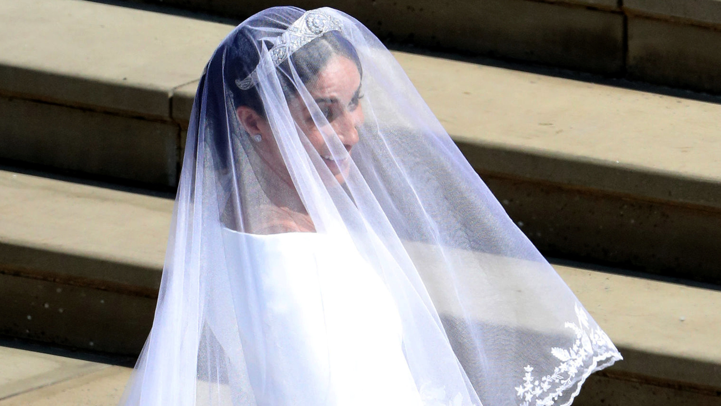 خلافات ملكية حول تاج زفاف ميجان ماركل